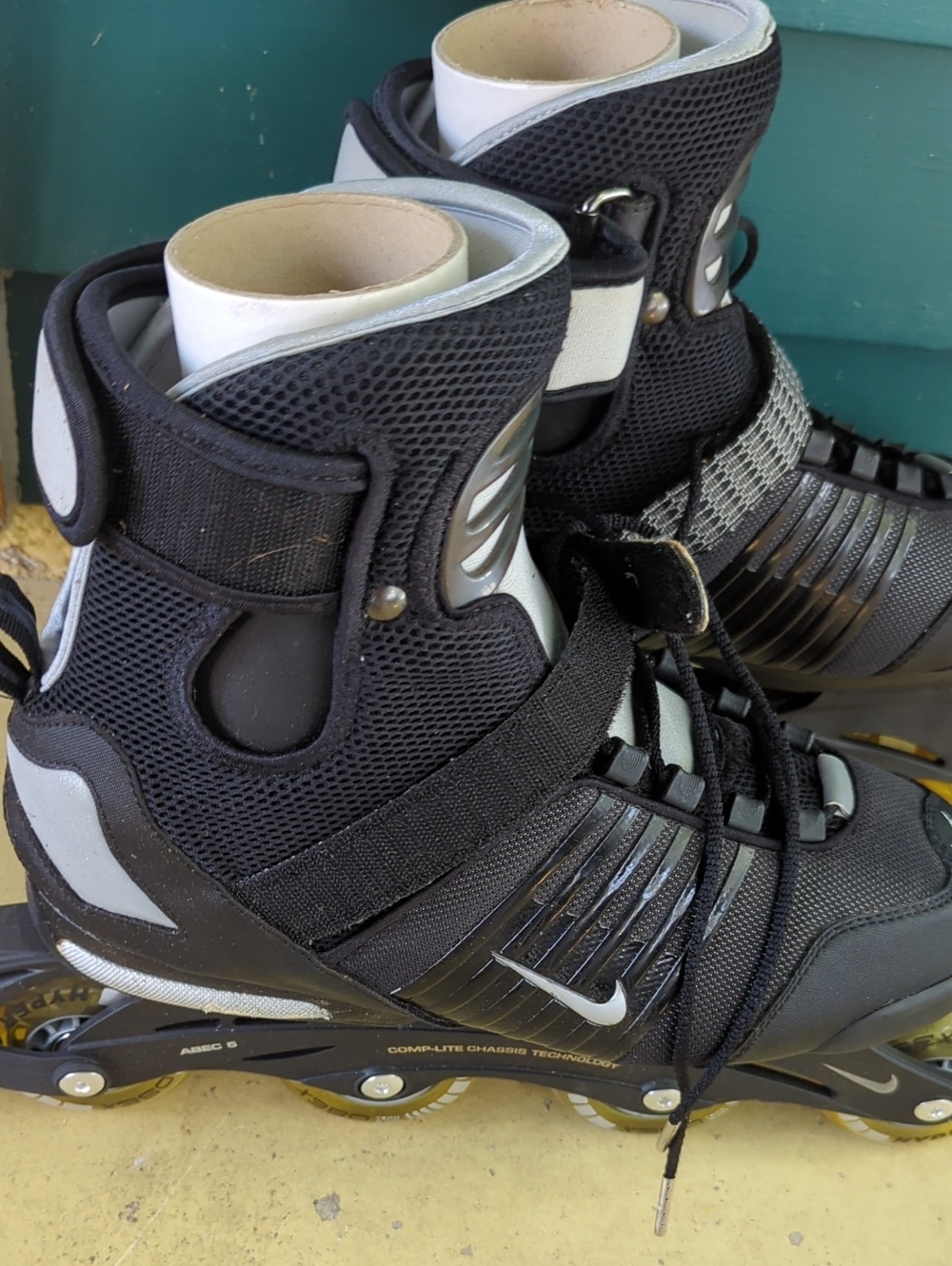 Nike Sz 11 Black and Gray Men's Inline Skates